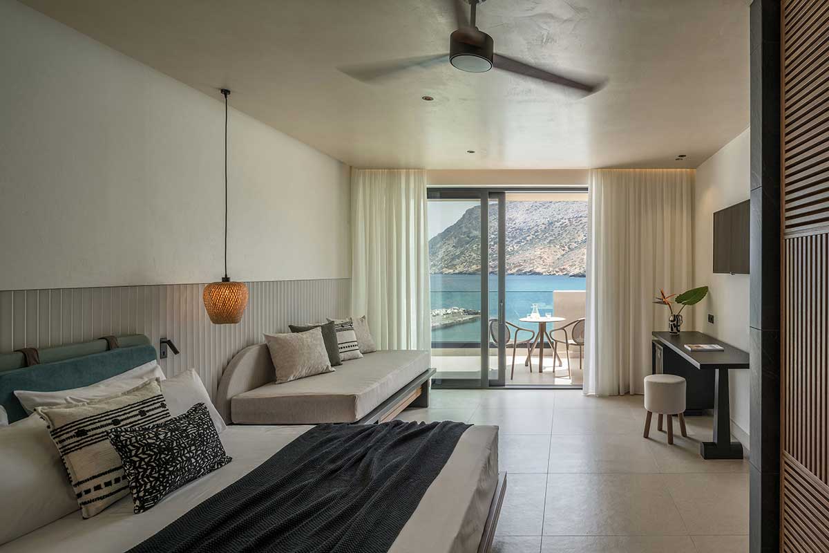 Seafront Rooms in Perfect Harmony with the Azure Cretan Pélagos